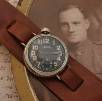 Men’s 1915 Illinois Trench Watch w/ Black Dial