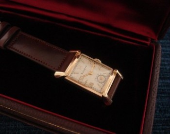 Men’s 1947 Bulova Dress Watch w/Presentation Box