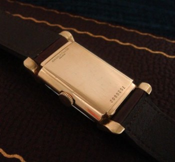 Men’s 1947 Bulova Dress Watch w/Presentation Box