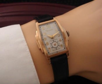 Men’s 1933 Bulova Dress Wristwatch