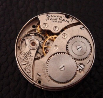 Men’s 1915 Waltham Wire Lug Trench Watch