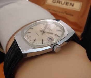 Men’s 1964 Gruen Stainless Watch w/Box, Papers