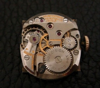 Men’s 1940 Gruen ‘Bat Wing’ Curvex Watch