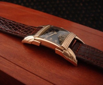 Men’s 1940 Gruen ‘Bat Wing’ Curvex Watch
