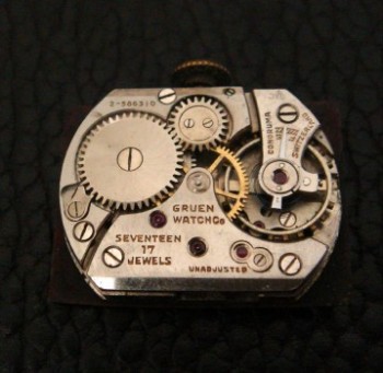 Men’s 1939 Gruen Dress Watch w/Black Dial