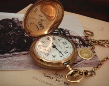 Men’s 1898 Hampden Hunter Cased Railroad Pocket Watch
