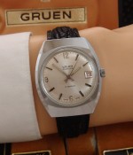 Men's 1964 Gruen Stainless Watch w/Box, Papers